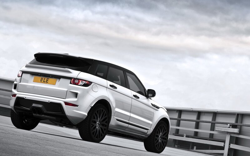 White Range Rover Suv — Dramatic, Photograph, Car, Sky