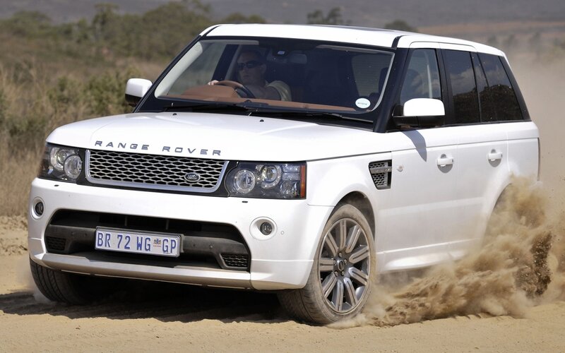 White Range Rover Suv — Dynamic, Afternoon