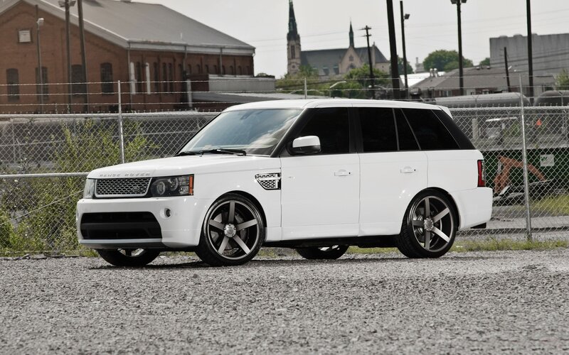 White Range Rover Suv — Neutral, Afternoon, Photograph, Fence, Building