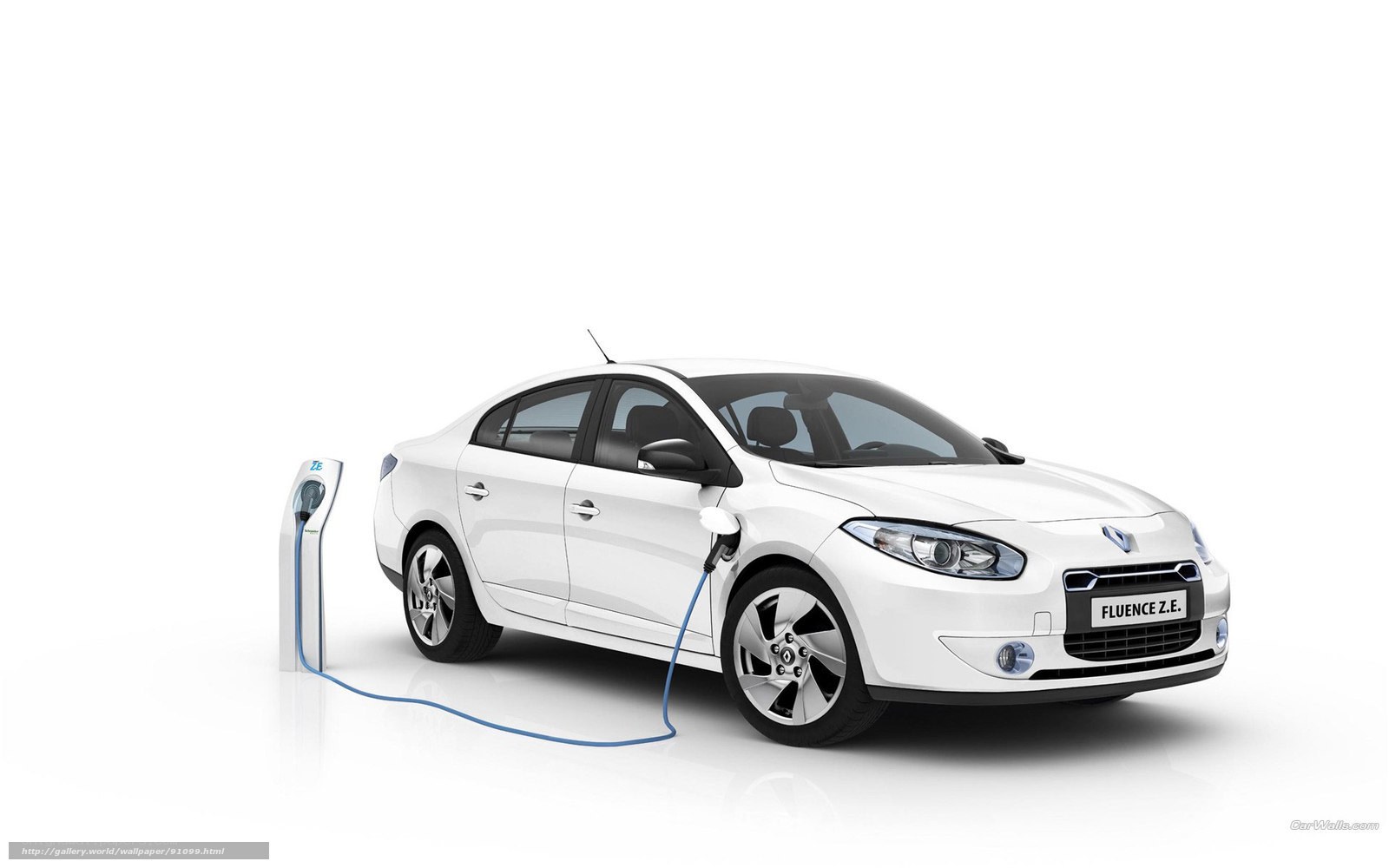 White Renault Fluence Z.E. charging