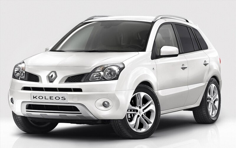 White Renault Koleos SUV