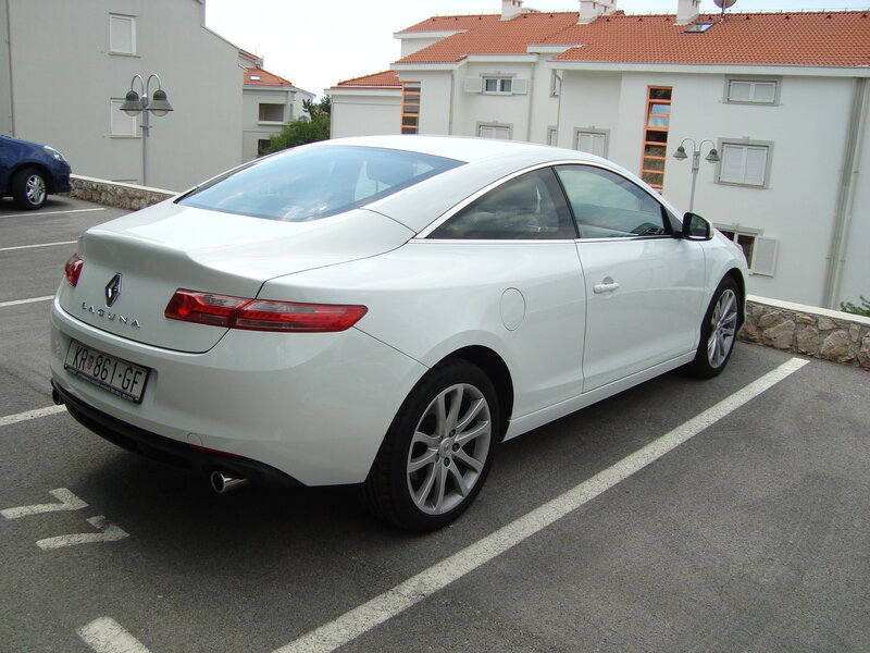 white renault laguna coupe