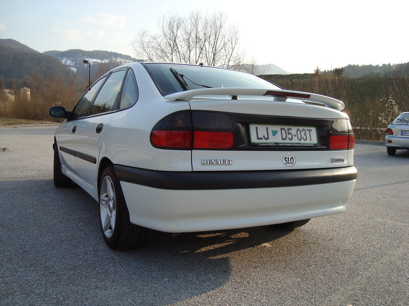 white renault laguna sedan