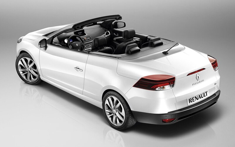 White Renault Mégane Convertible