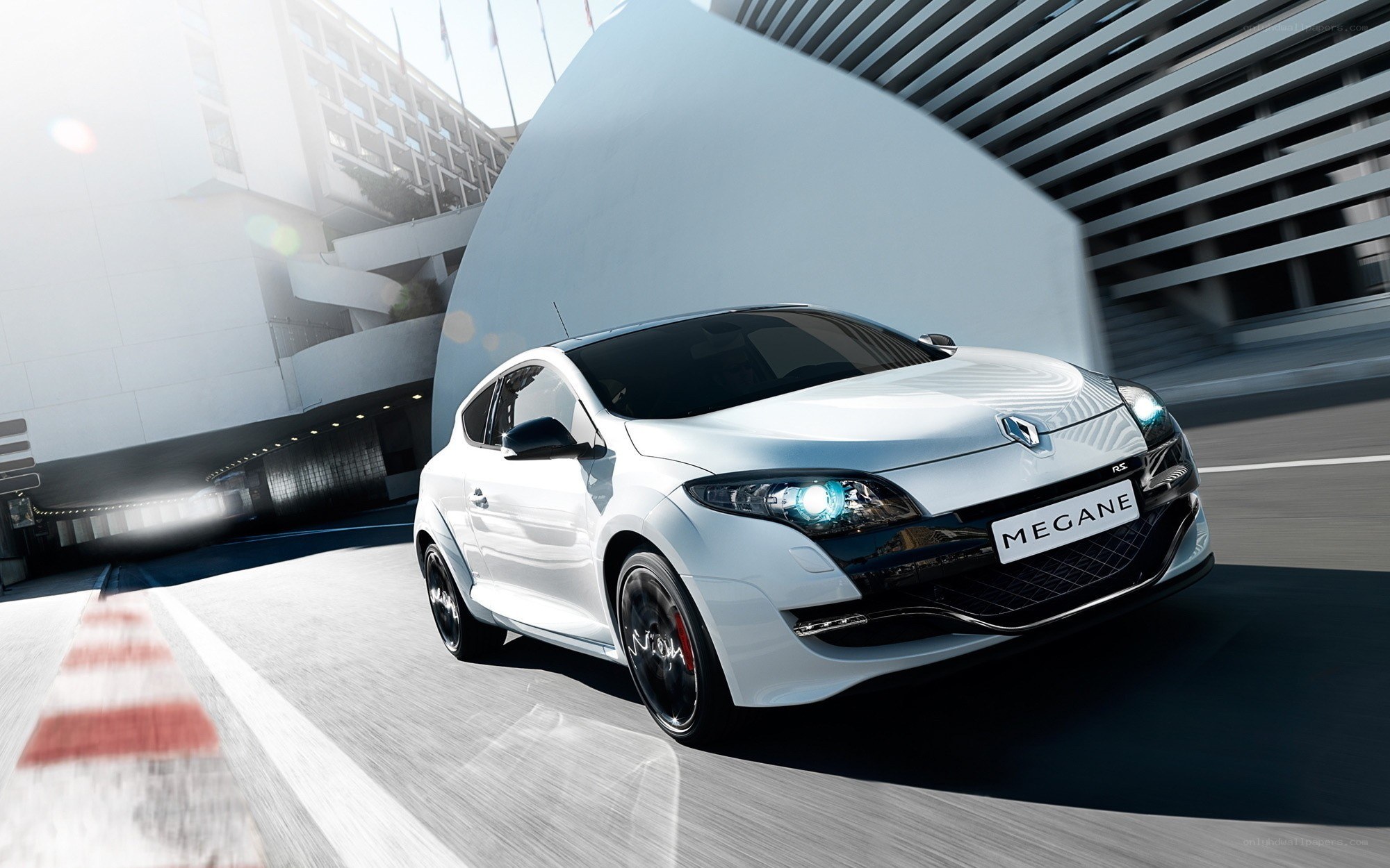 White Renault Mégane in motion