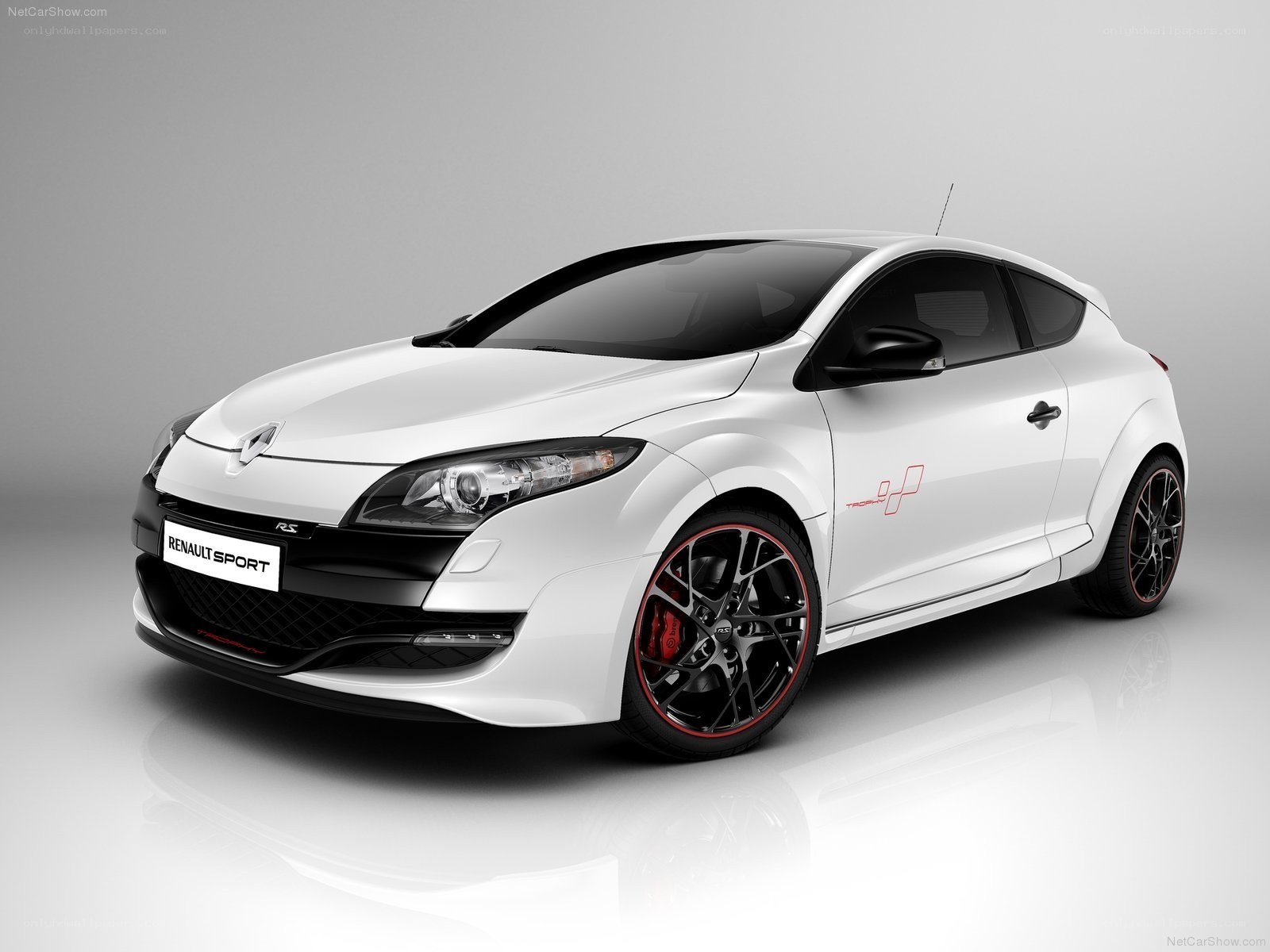 White Renault Mégane RS Trophy