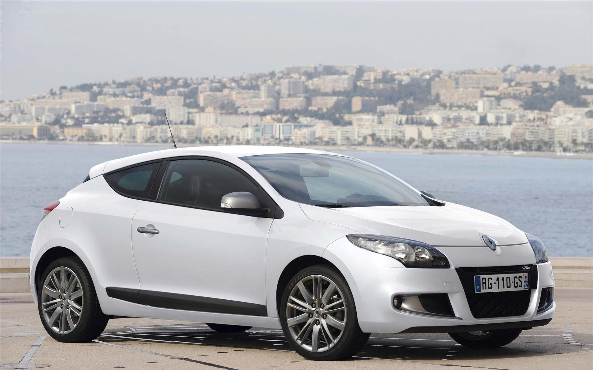 White Renault Megane Coupe