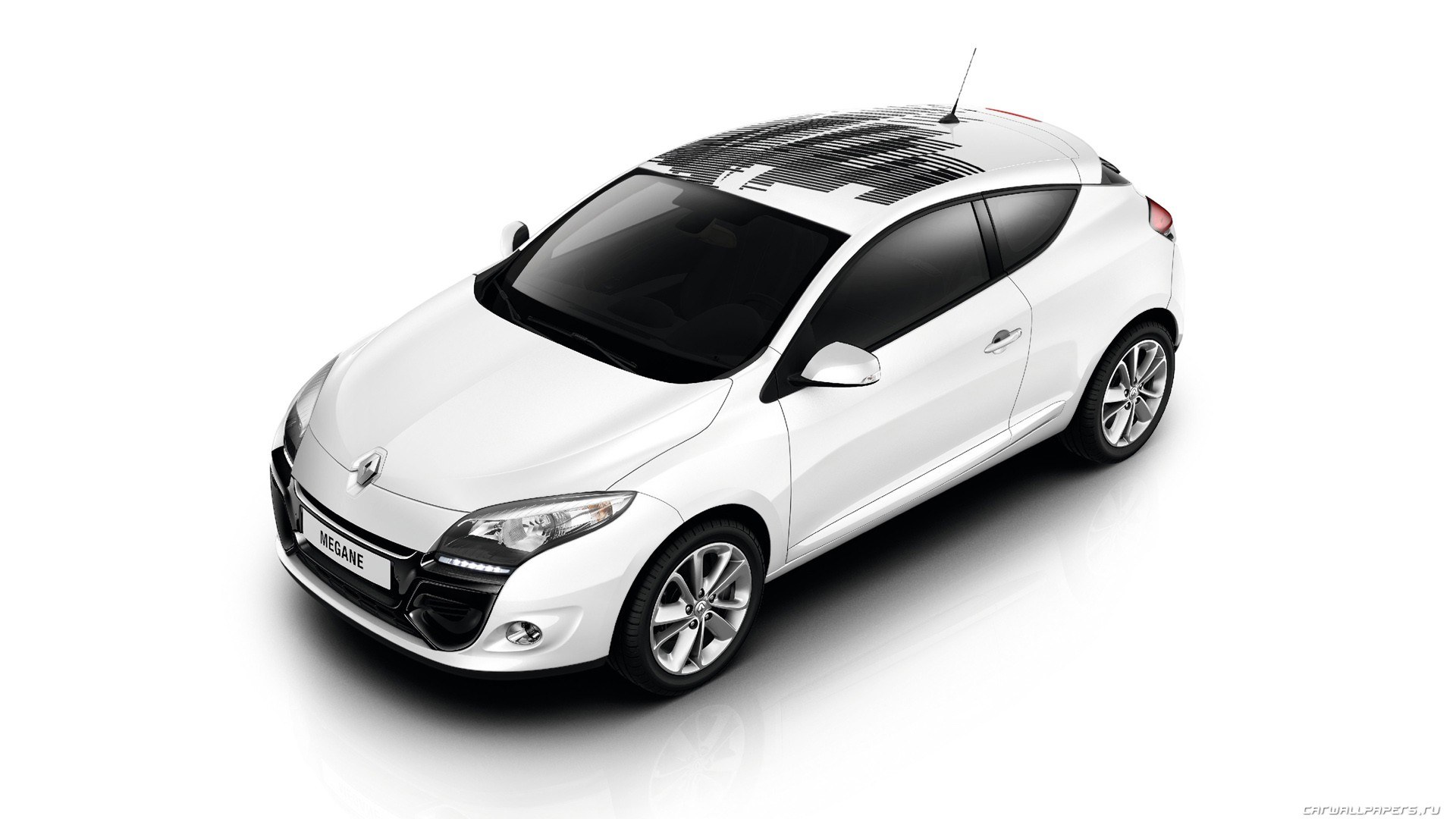 white renault megane hatchback
