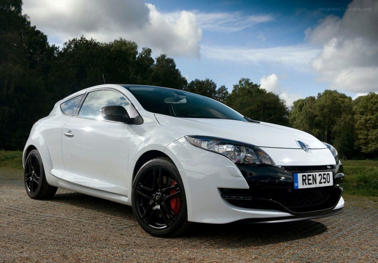 white renault megane rs