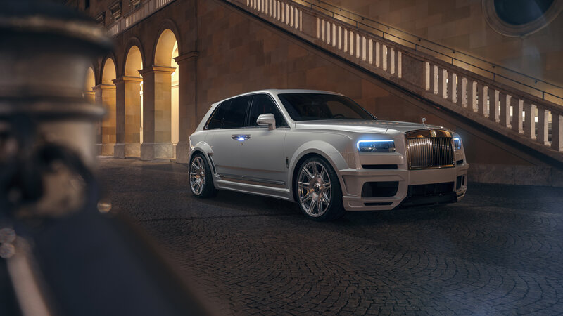 White Rolls-royce Cullinan