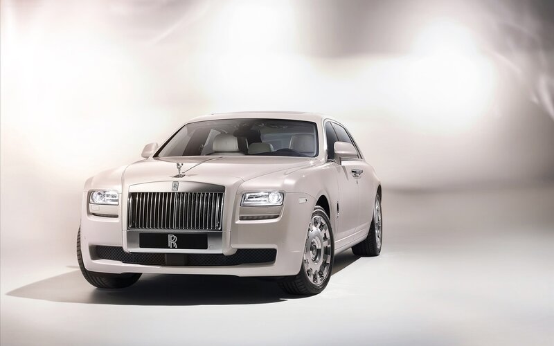 White Rolls-royce Ghost — Dramatic