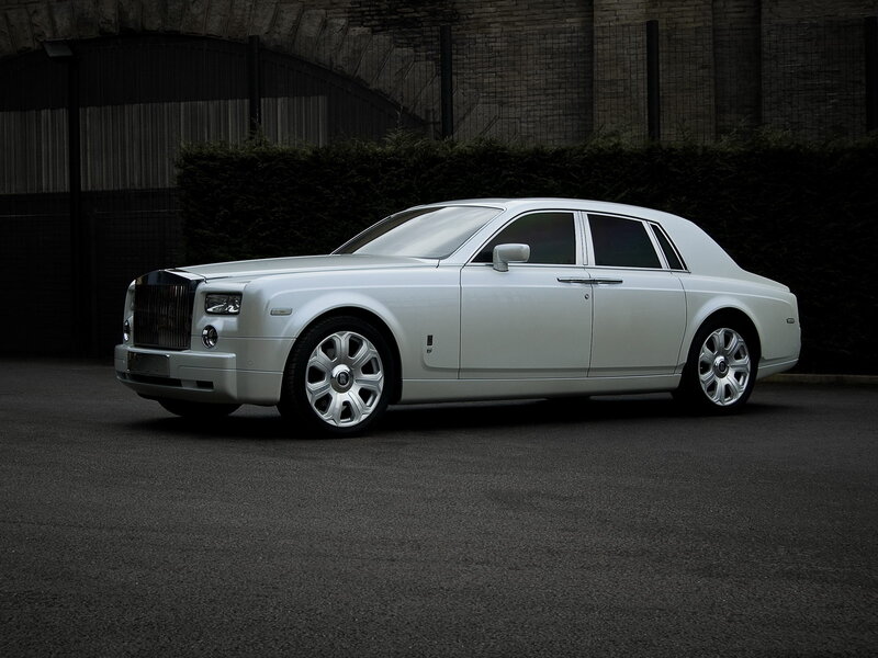 White Rolls-royce Phantom — Dramatic, Photograph