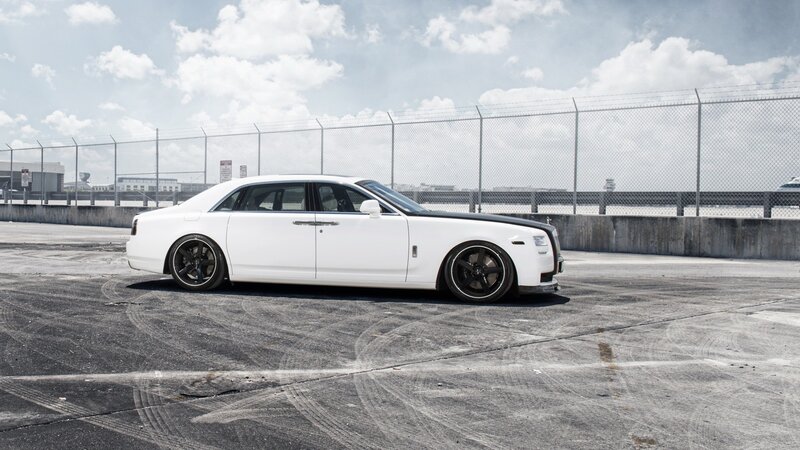 White Rolls-Royce Sedan — Dramatic