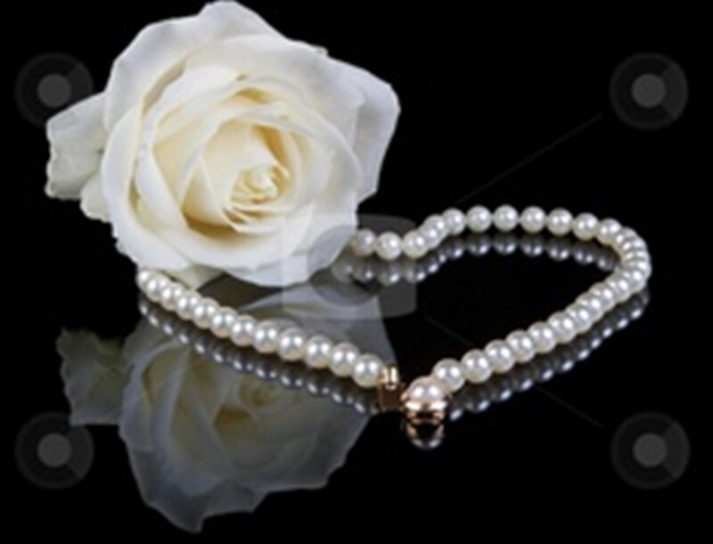 White Rose and Pearl Necklace