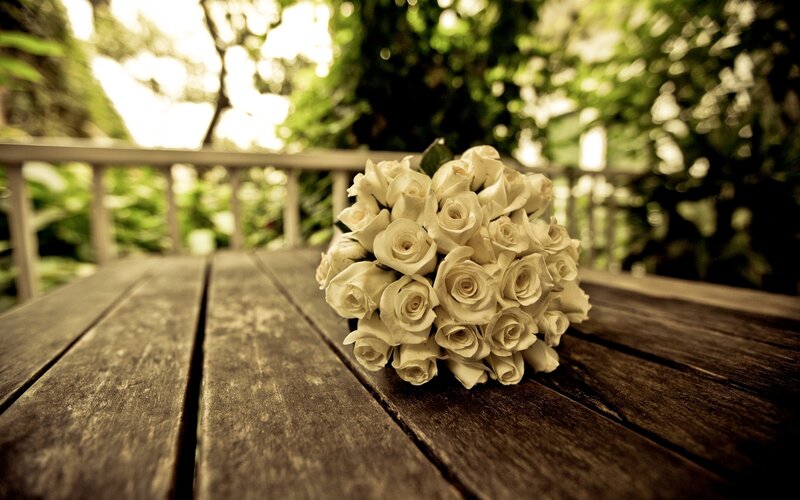 White Rose Bouquet — Brown