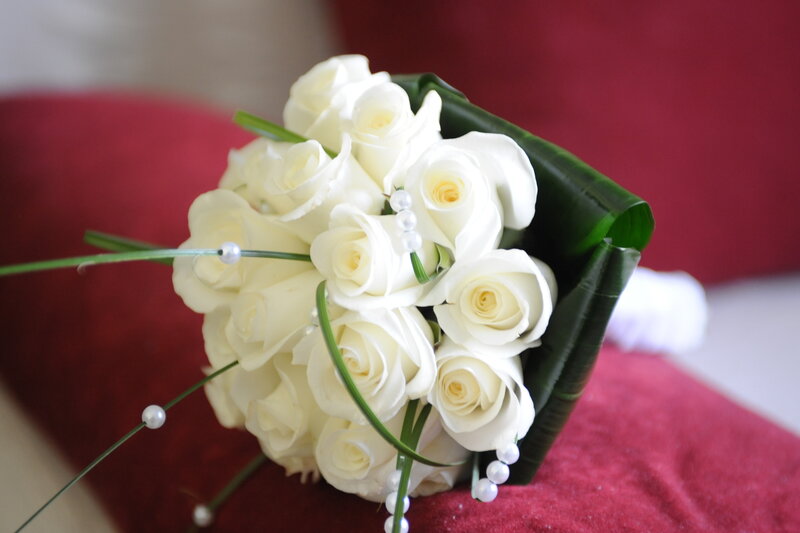 White Rose Bouquet — Calm, Photograph, Pearls