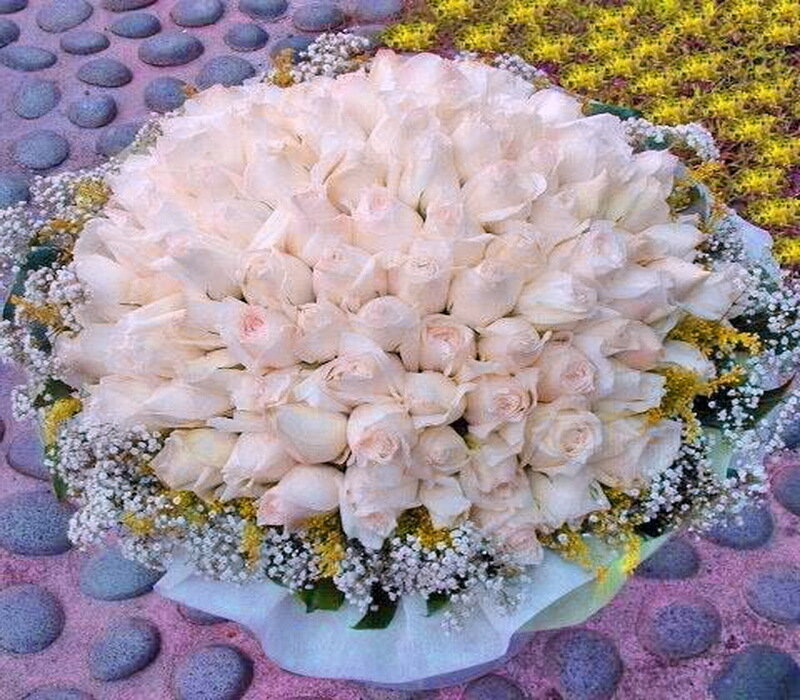 White Rose Bouquet — Calm