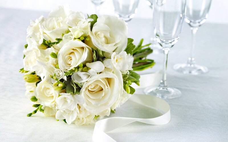 White Rose Bouquet — Elegant