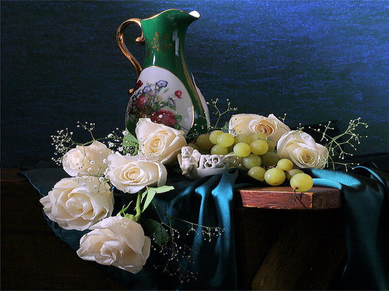 White Roses and Grapes — Blue