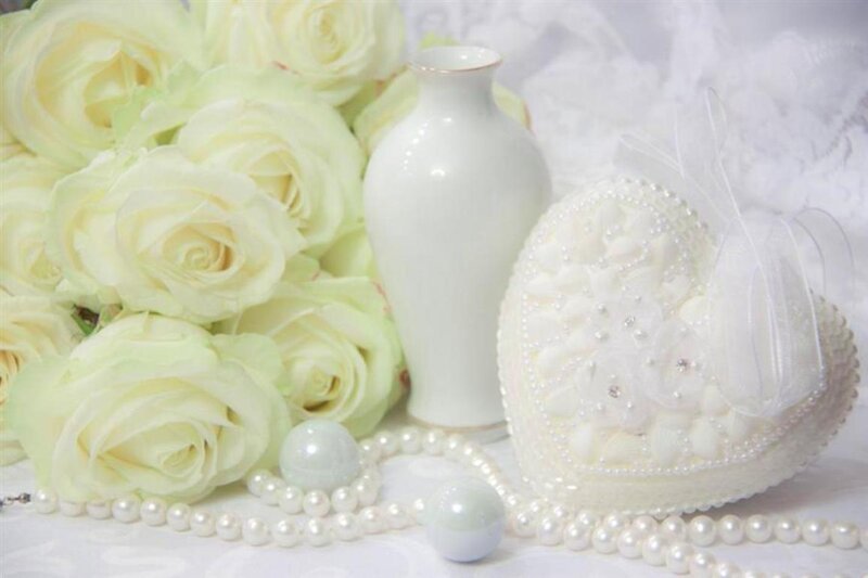White Roses and Heart