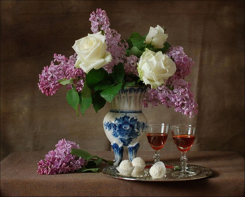 White Roses and Lilacs