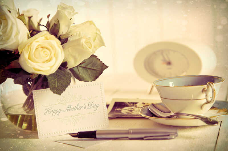 White Roses and Tea Set — Cream