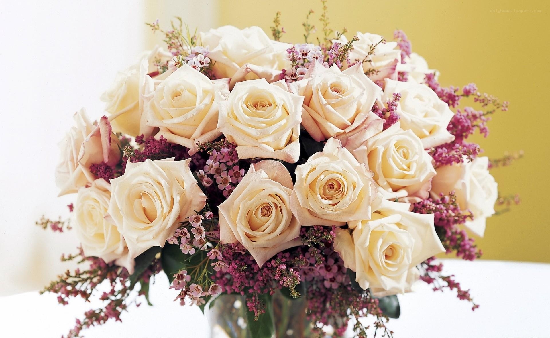 white roses bouquet