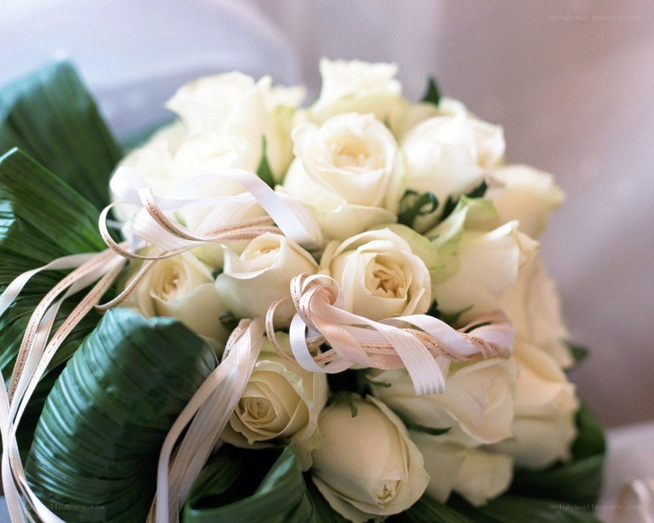 white roses bouquet