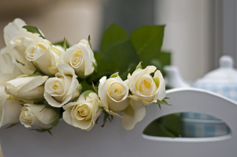 White Roses in a Basket — Calm