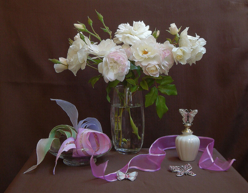 White Roses in Vase — Brown, Serene