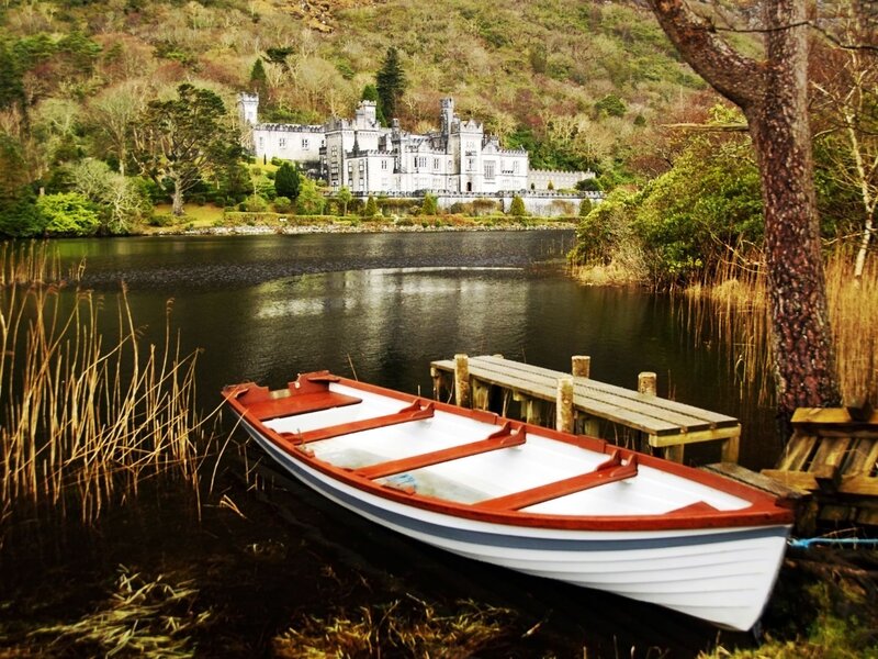 White Rowboat on Lake — Green