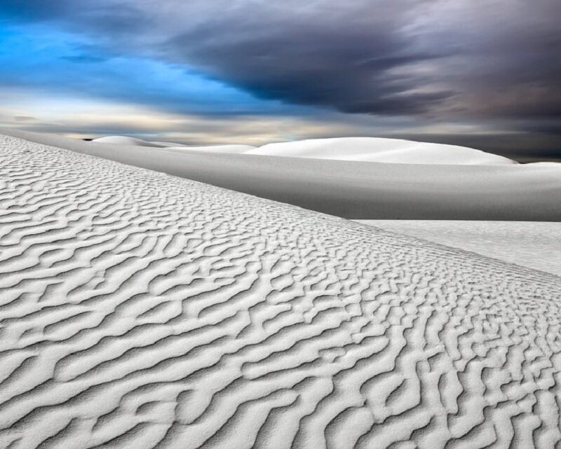 White Sand Dunes — Dramatic, Photograph