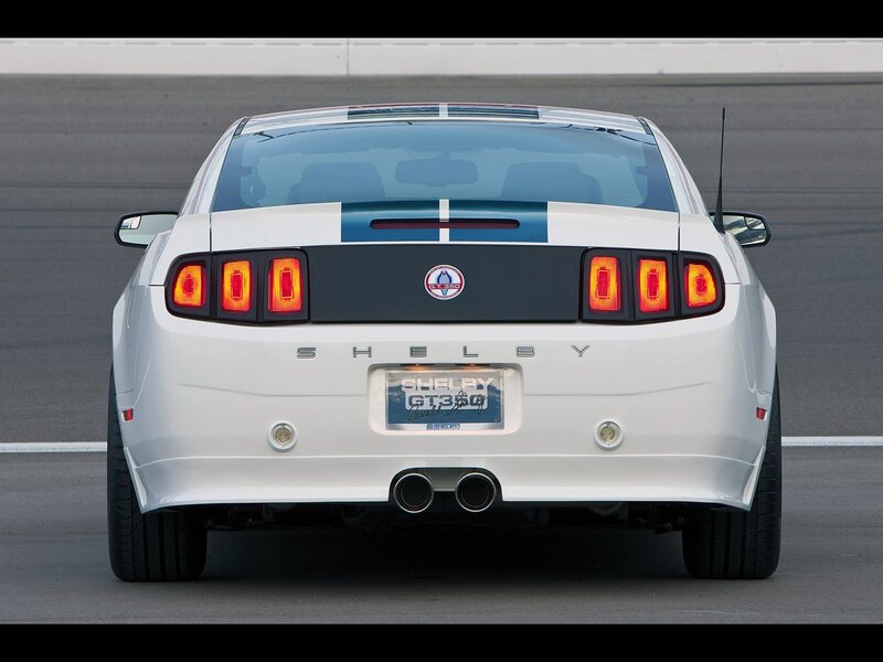 white shelby gt350 rear view