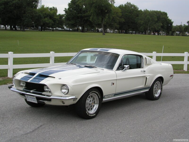 White Shelby GT500 KR