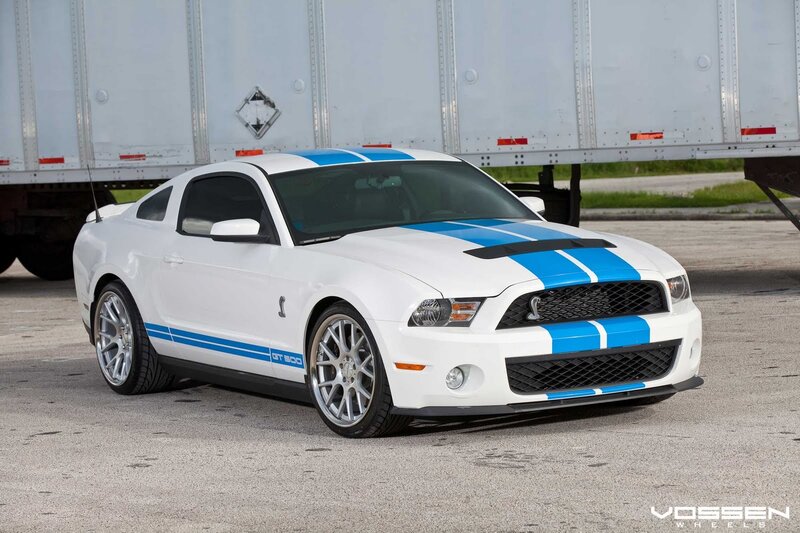 White Shelby GT500 — Neutral