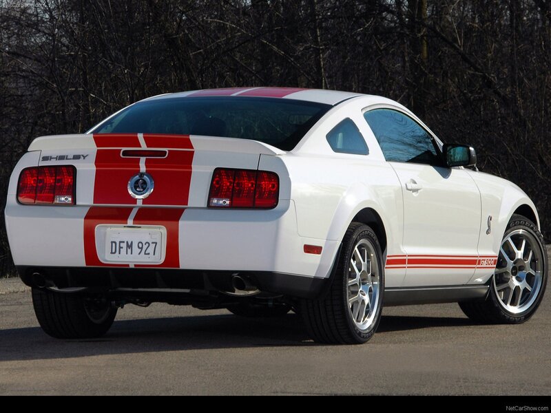 white shelby gt500 with red stripes