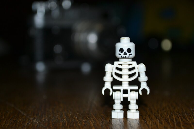 White Skeleton Minifigure — Dark