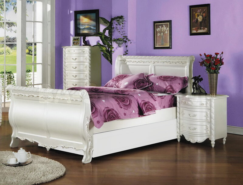 White Sleigh Bed Set