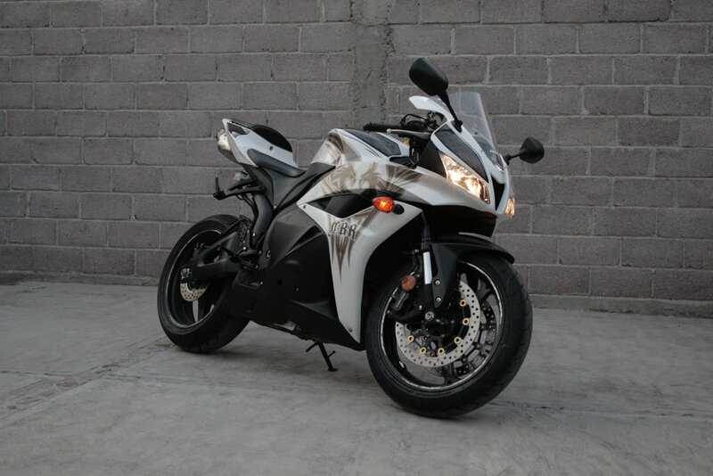 white sport motorcycle