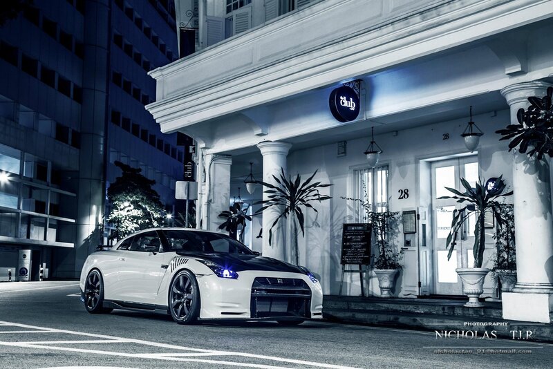 White Sports Car at Night — Dramatic, Photograph