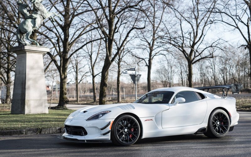 White Sports Car — Calm, Winter