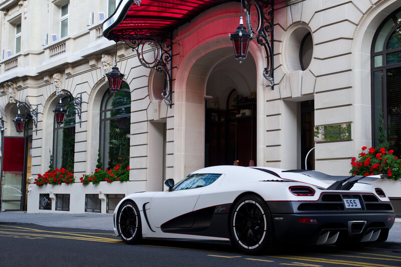 White Sports Car — Elegant