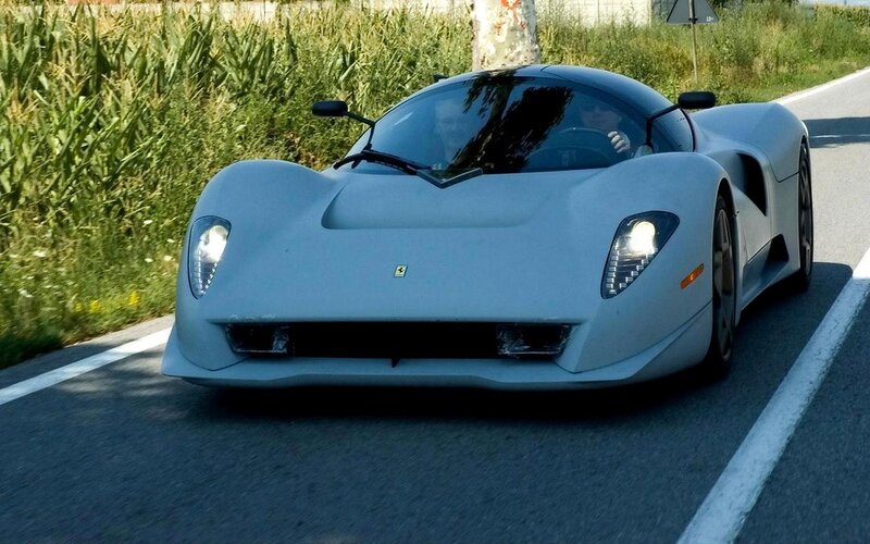 White Sports Car — Gray, Dynamic