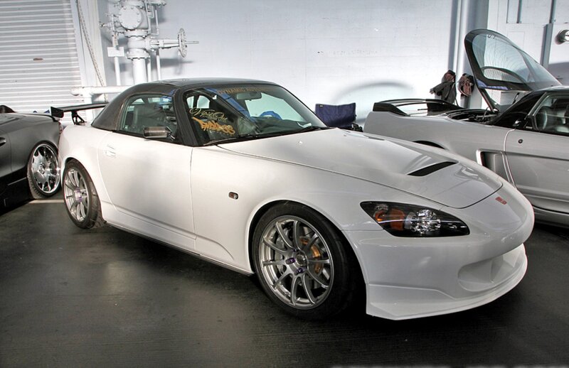 White Sports Car — Neutral, Photograph, Garage, Tire