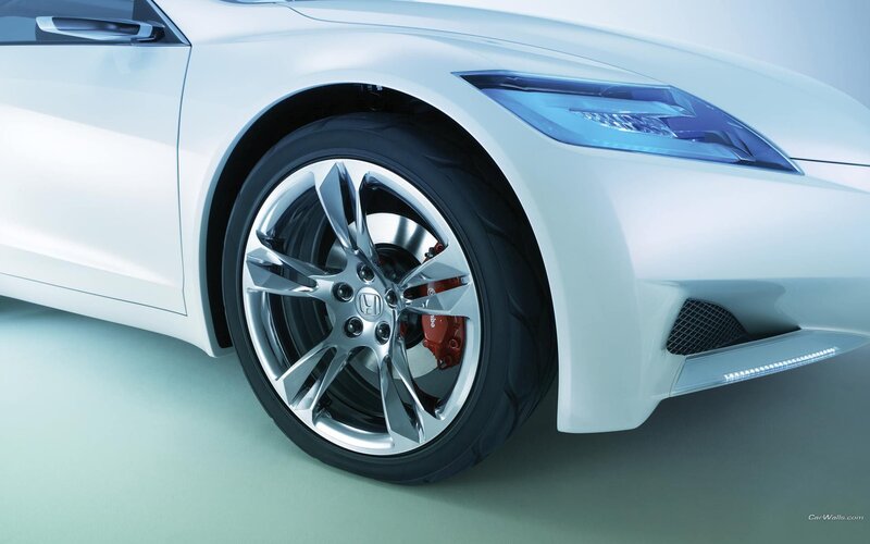 white sports car wheel