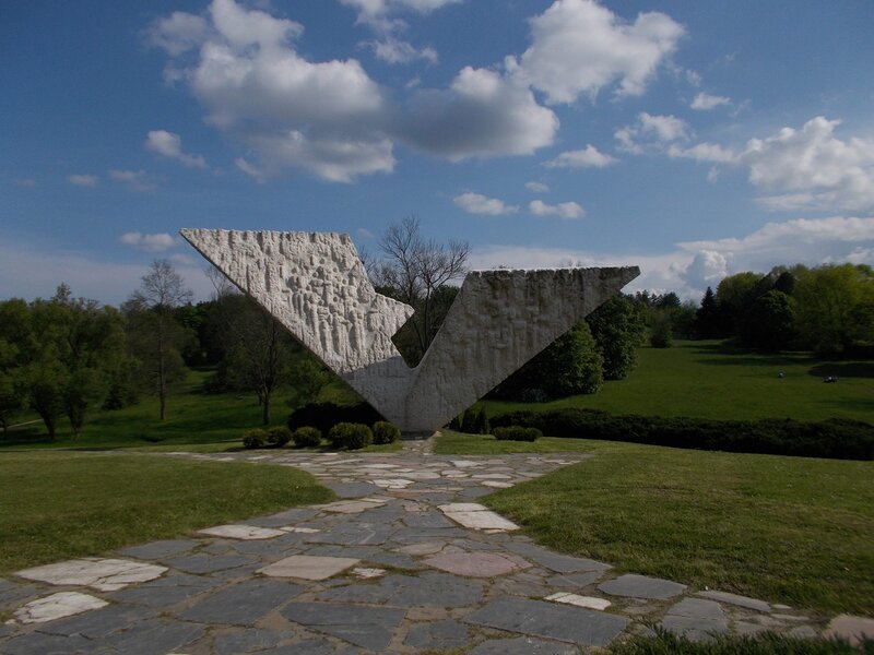 White Stone Monument — Green