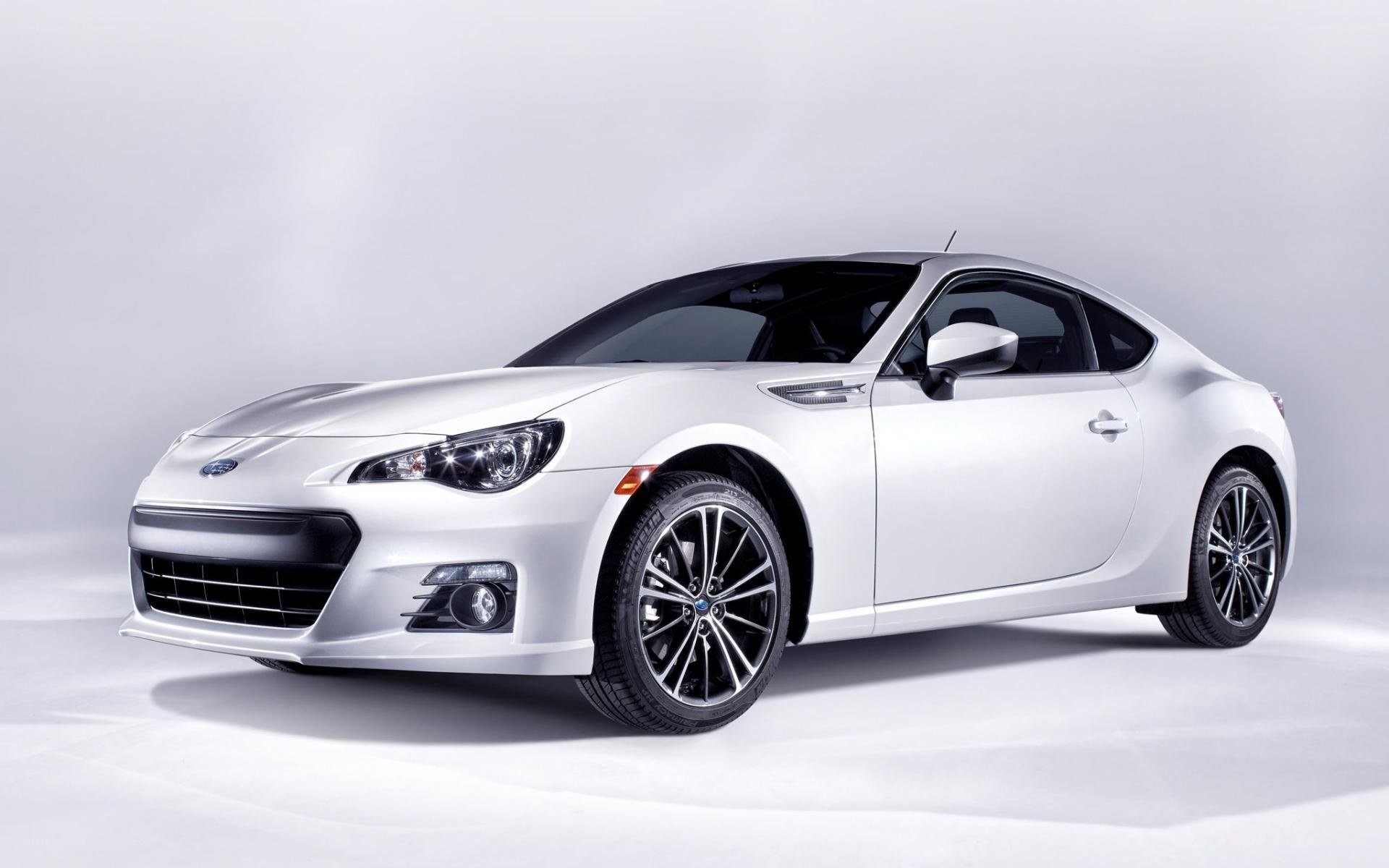 white subaru brz coupe
