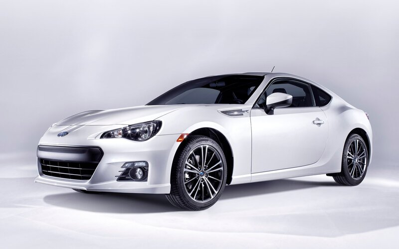 white subaru brz coupe