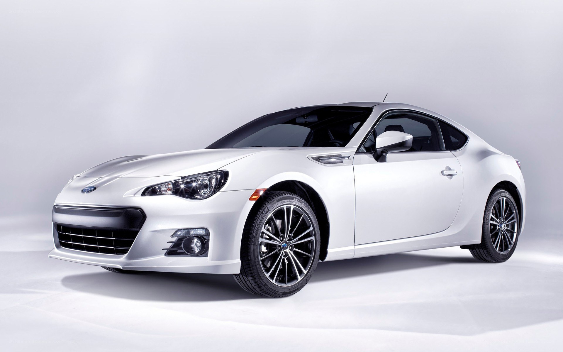 white subaru brz coupe