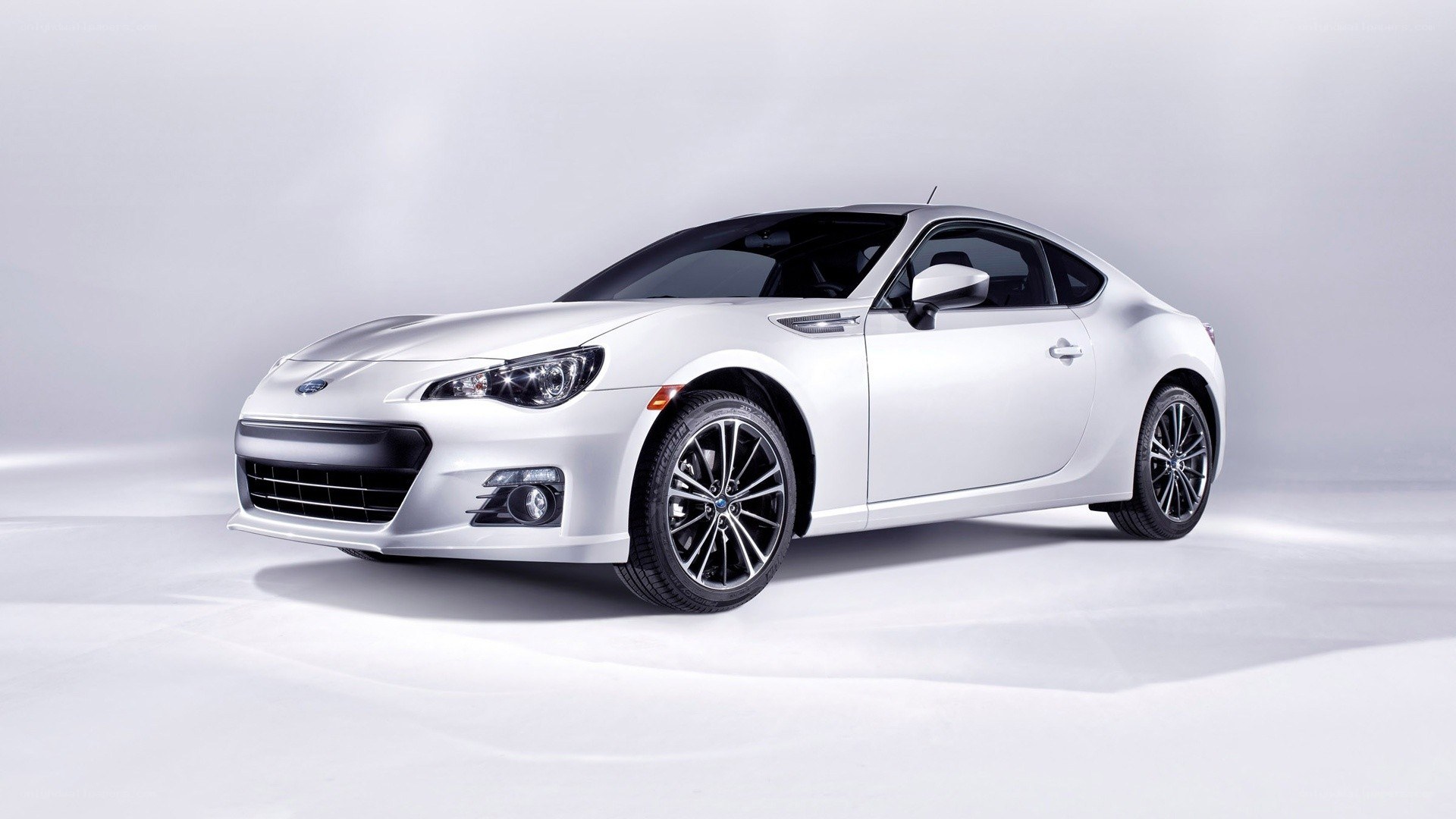 white subaru brz coupe